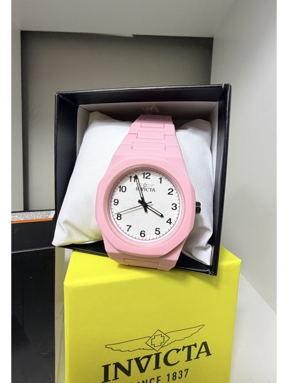 Comfortable & Light Weight Womens Invicta Celestial Lady 40mm Pink & White $199